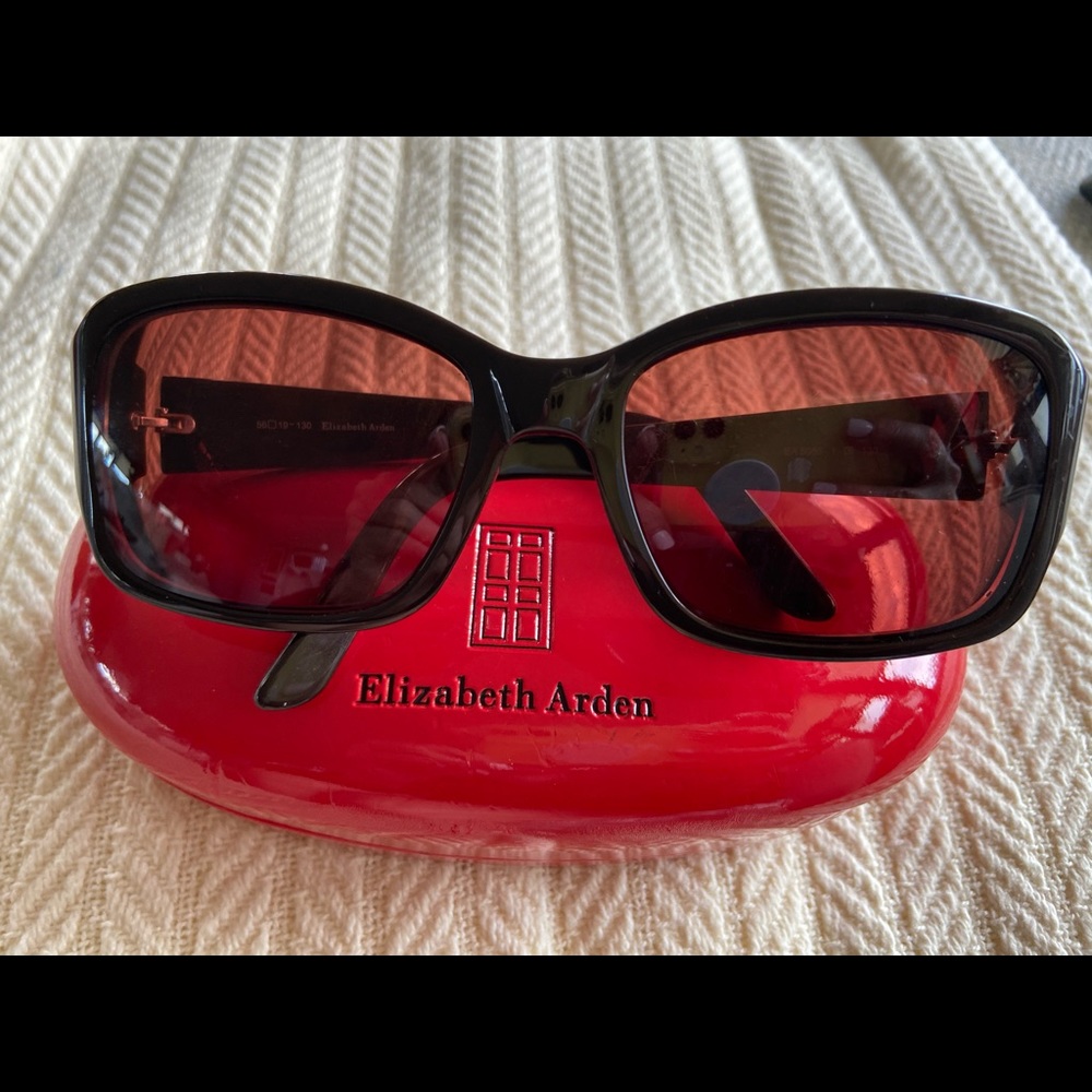Elizabeth Arden Women’s Sunglasses w/Case
